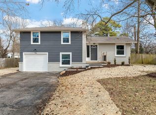 704 N 6th Ave, Ozark, MO 65721