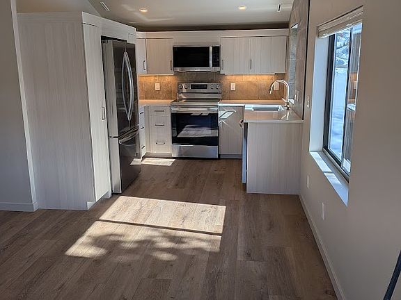 3rd image of 1761 Brome Dr Unit 2
