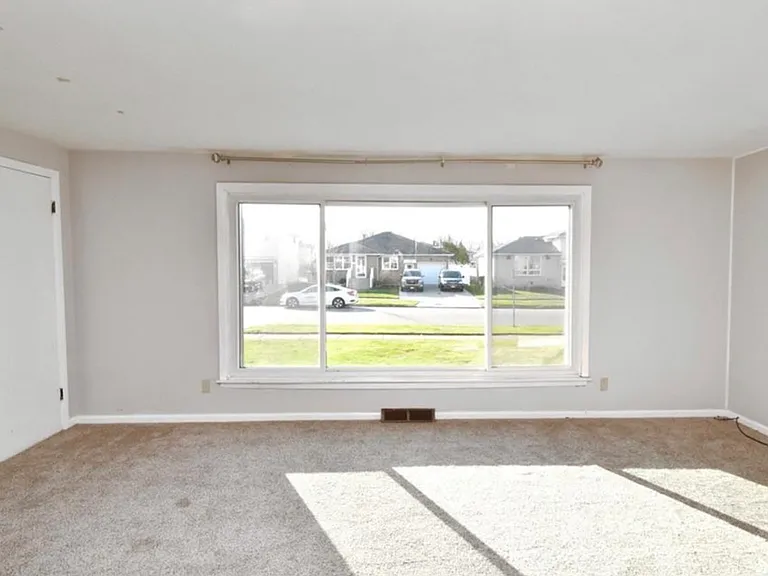 175 Vern Ln #1 — Photo 2