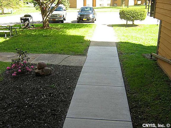 3rd image of 461 Idlewood Blvd #461