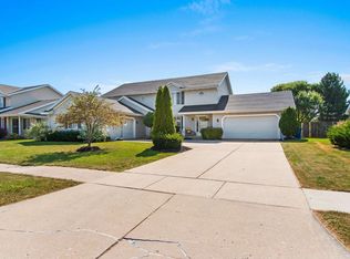 317 Desplaine Rd, De Pere, WI 54115