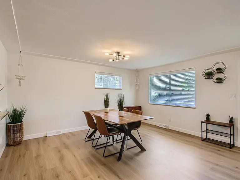 4672 Everett Ct — Photo 10