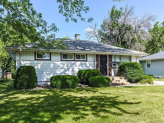 3rd image of 15420 Park Ln