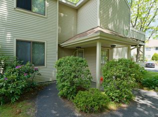 121 Grenadier Ct, Halfmoon, NY 12065