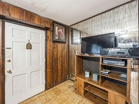 4th image of 5512 Nightingale Dr
