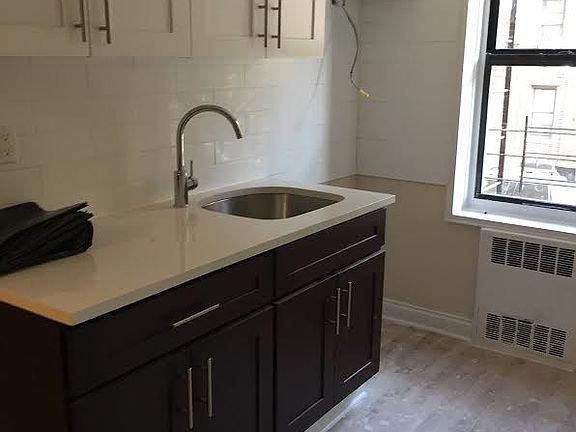 5th image of 520 E 21st St APT 1J