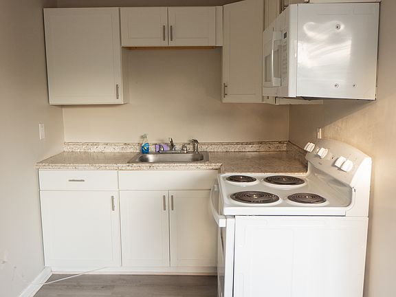 4th image of 1250 Little Bay Ave Unit 3
