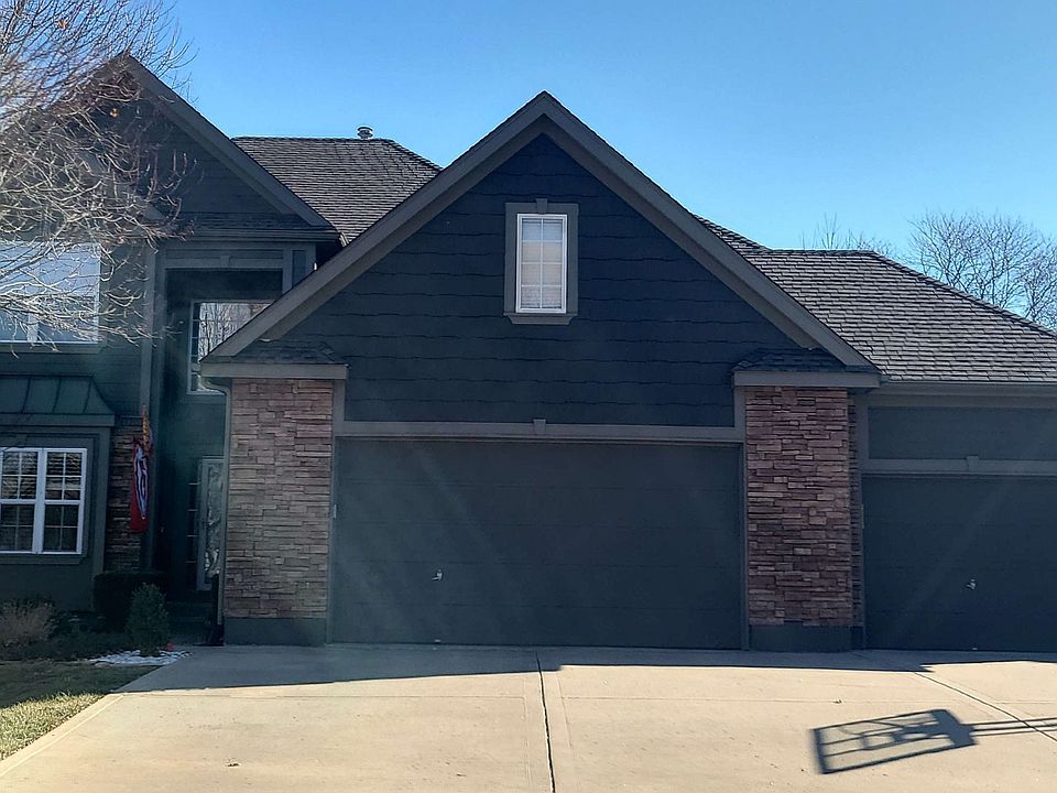 1st image of 1201 SW Sunflower Dr