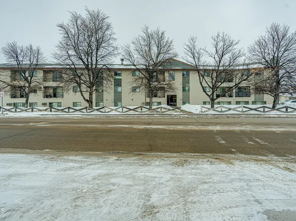 1112 Portland Dr APT 202, Bismarck, ND 58504