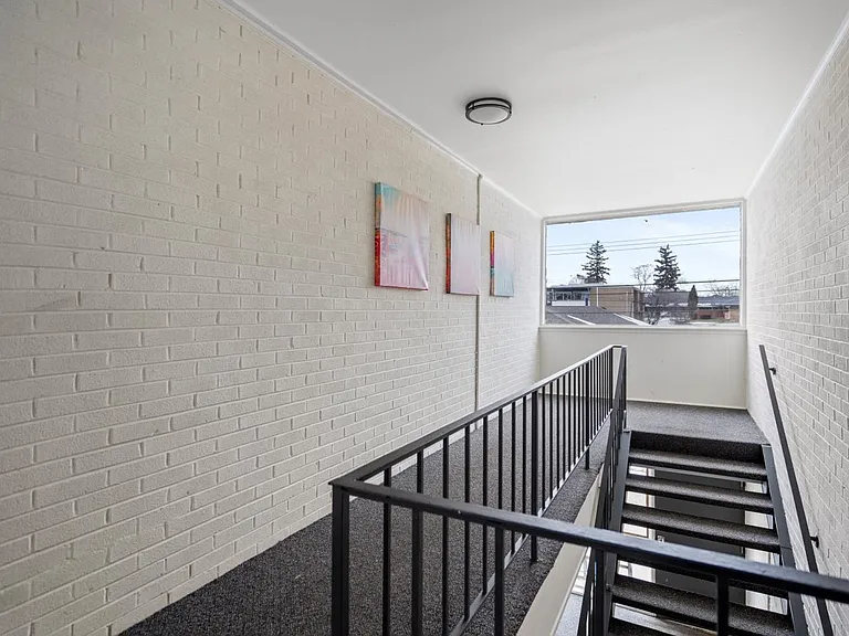 Altitude Apartments East — Photo 39