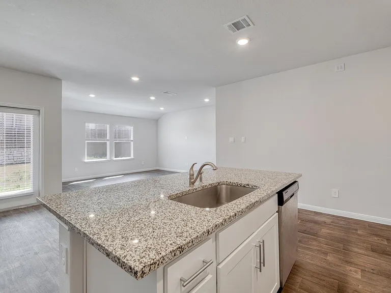 109 Bethpage Dr — Photo 14