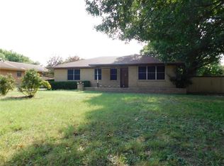 211 N Hillside St, Red Oak, TX 75154