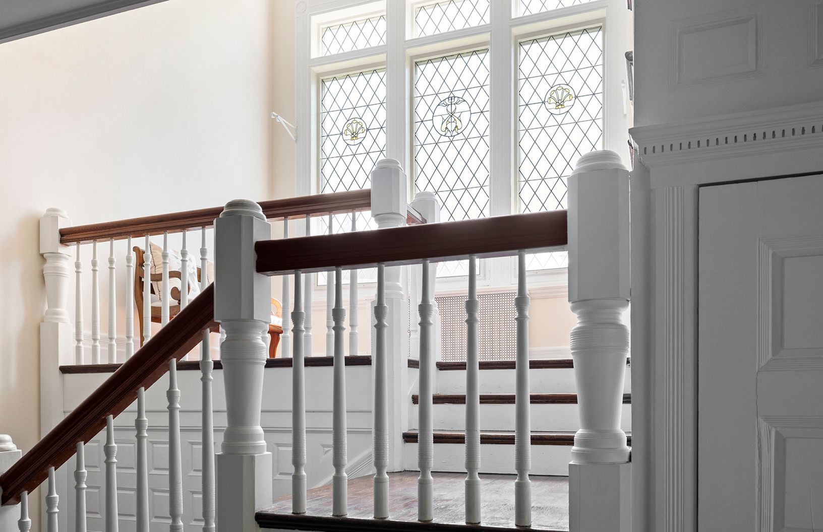  Stairs to 2nd floor