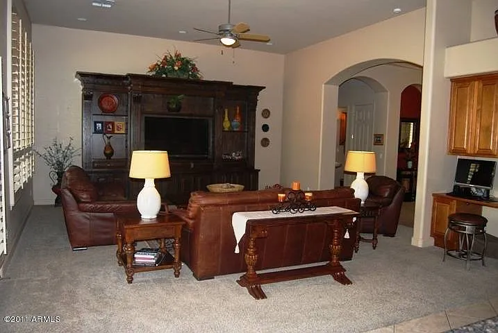 Custom Home in Ocotillo! — Photo 3