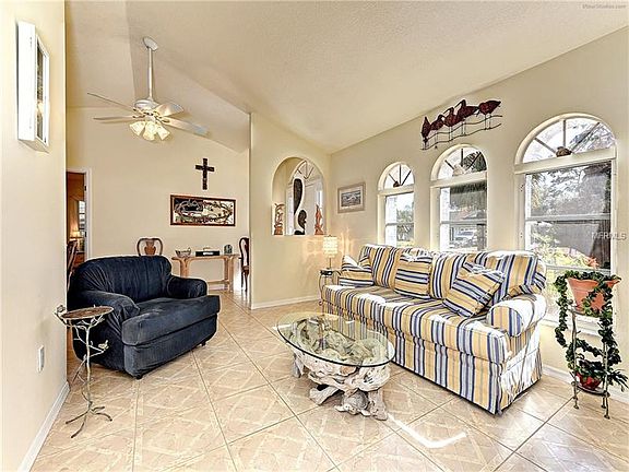 5th image of 10176 Willowood Ave