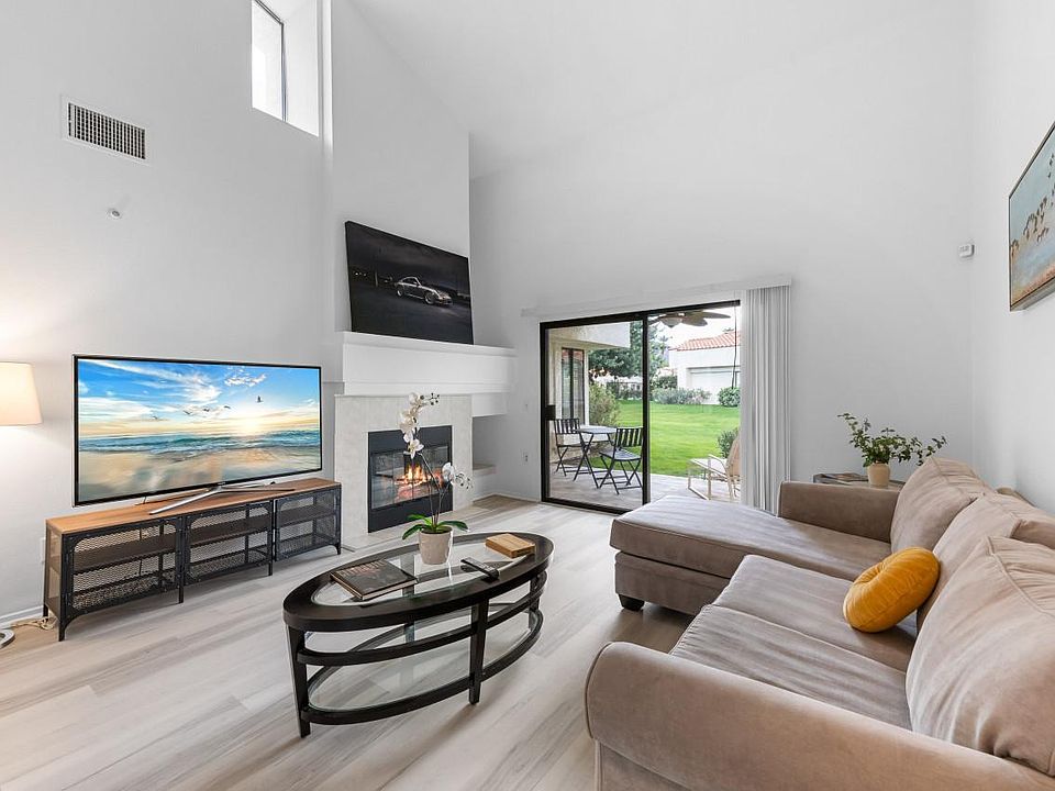 1st image of 77601 Los Arboles Dr