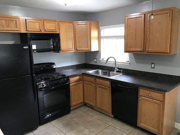4th image of 18619 Deering St