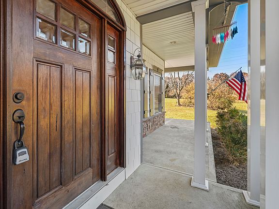 4th image of 3803 Coyote Run Ln