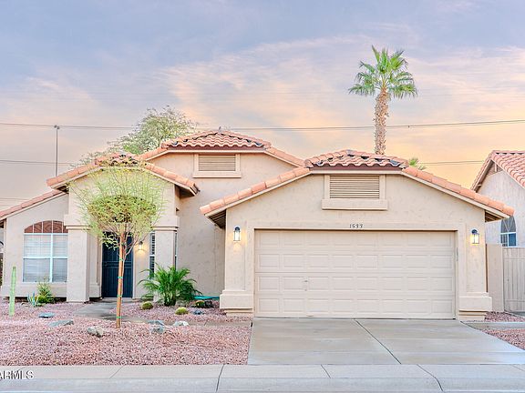 3rd image of 1533 E WINDSONG Drive