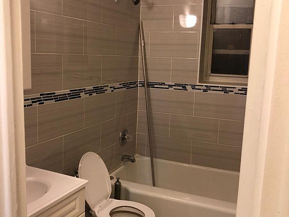 5th image of 2566 Ocean Ave Ste 2