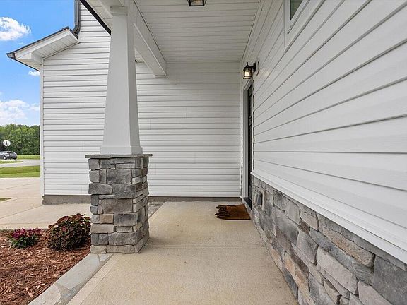 5th image of 155 Colby Farm Dr