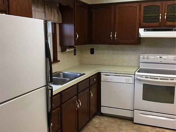 5th image of 2724 W Skyline Dr
