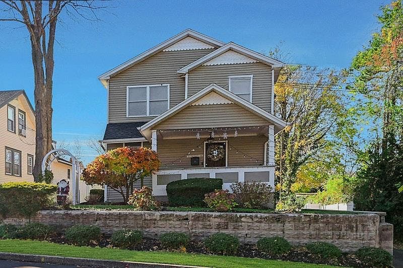 1st image of 81 Bayberry Drive