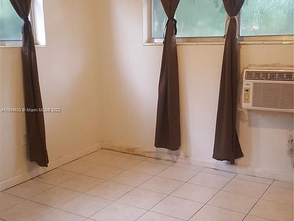 4th image of 2031 NE 170th St Unit 4-A
