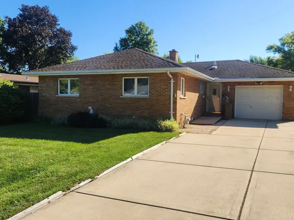 143 S Pleasant Ave, Bloomingdale, IL 60108