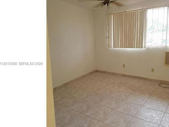 4th image of 4610 SW 40th St #1