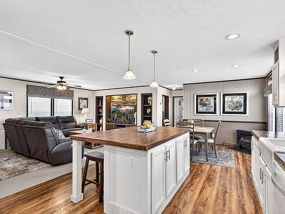 4th image of 680 Luna Rd