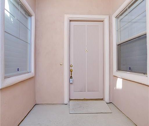 4th image of 10700 Arundel Ave