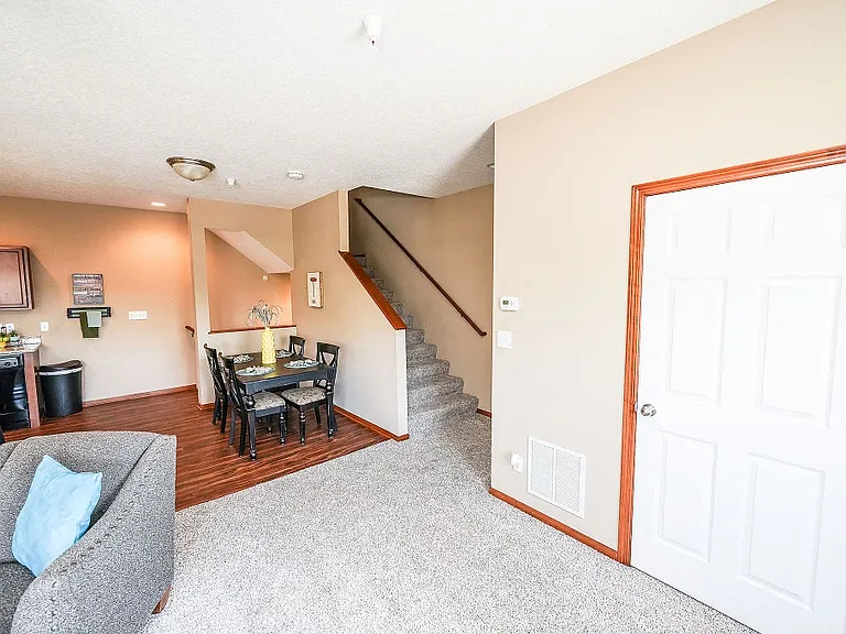 Maplewood Townhouses — Photo 13