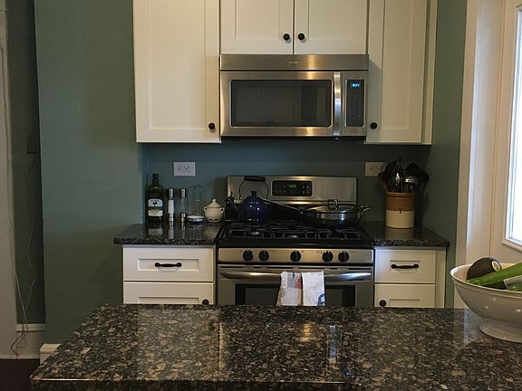 4th image of 645 College Ave
