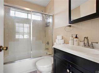 10402 S Main St #2, Los Angeles, CA 90003