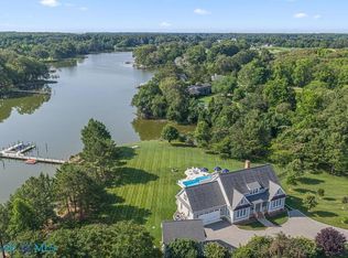311 Grove Point Rd, Kilmarnock, VA 22482