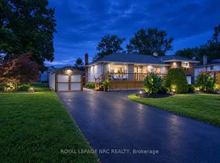 8031 Watson St, Niagara Falls, ON L2H 1E4
