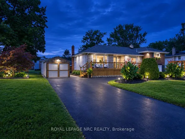 8031 Watson St, Niagara Falls, ON L2H 1E4