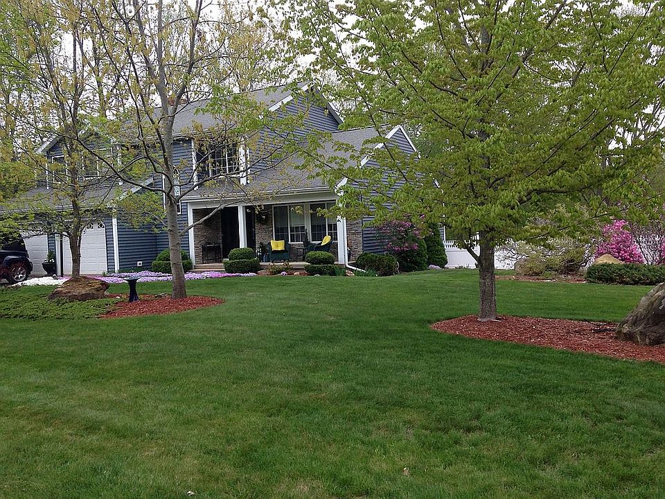 2nd image of 3 Ellen Dr