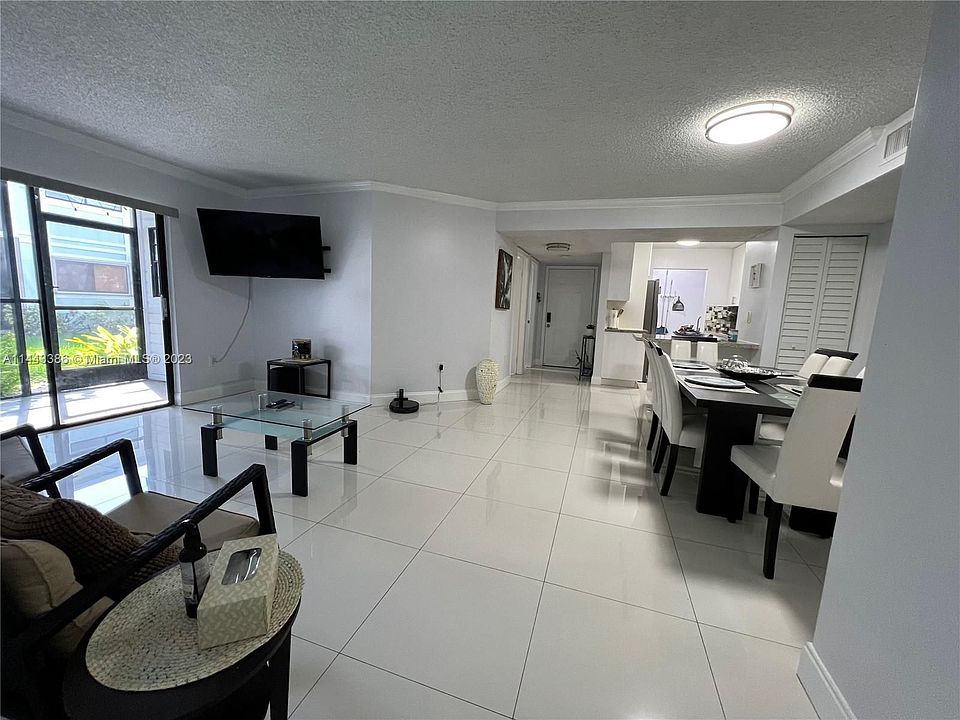 1st image of 917 NE 199th St APT 102