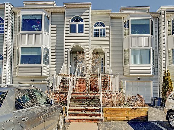 4th image of 241-37 Oak Park Dr Unit B