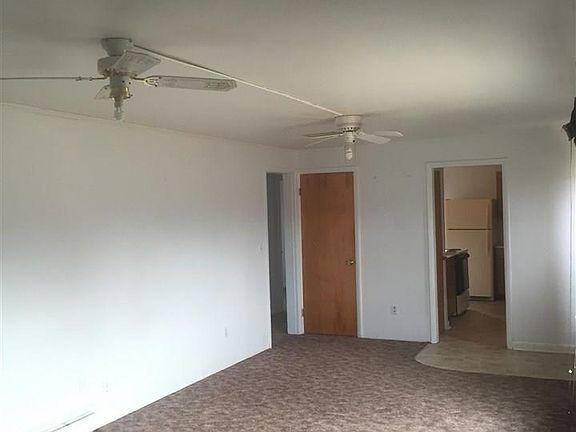 4th image of 138 Broadway St