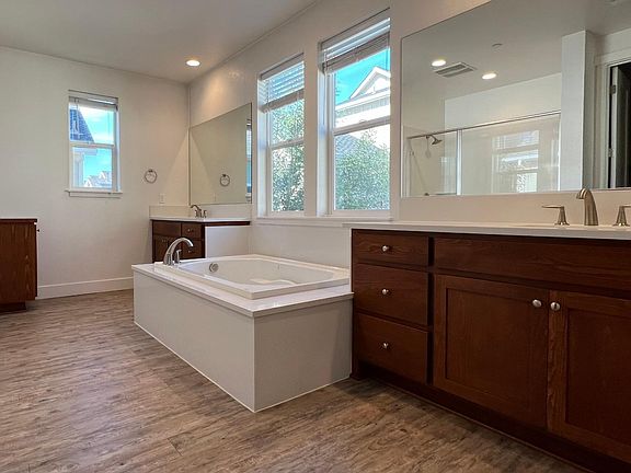 5th image of 8359 Bayport Way
