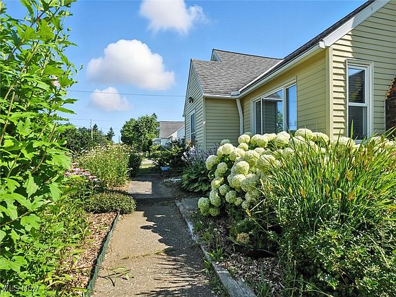 3rd image of 12567 Ward Dr