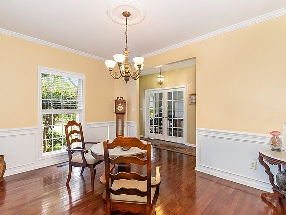 5th image of 906 Savannah Ct
