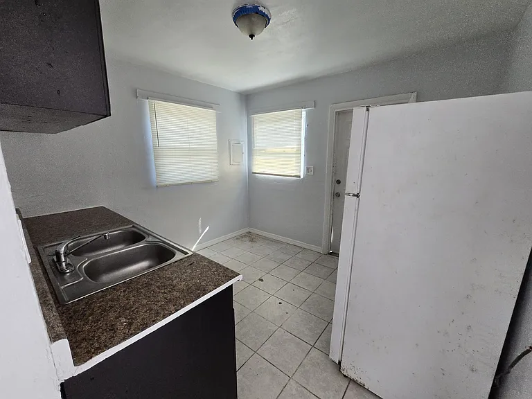 919 Randall St #921 — Photo 12