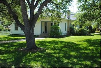 2nd image of 2300 5th St