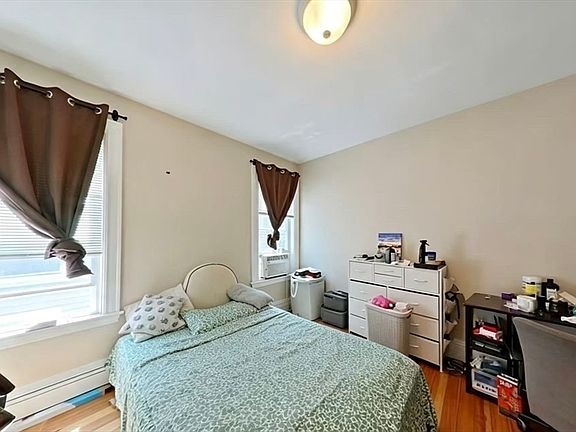 3rd image of R39 Newport St #1