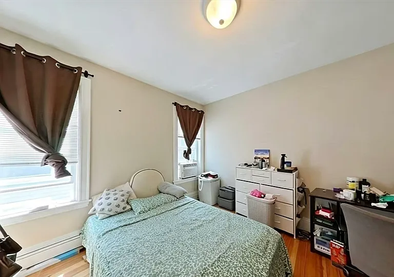 R39 Newport St #1 — Photo 3
