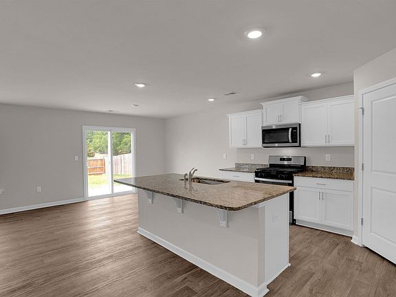 2nd image of 25 Horatio Ln